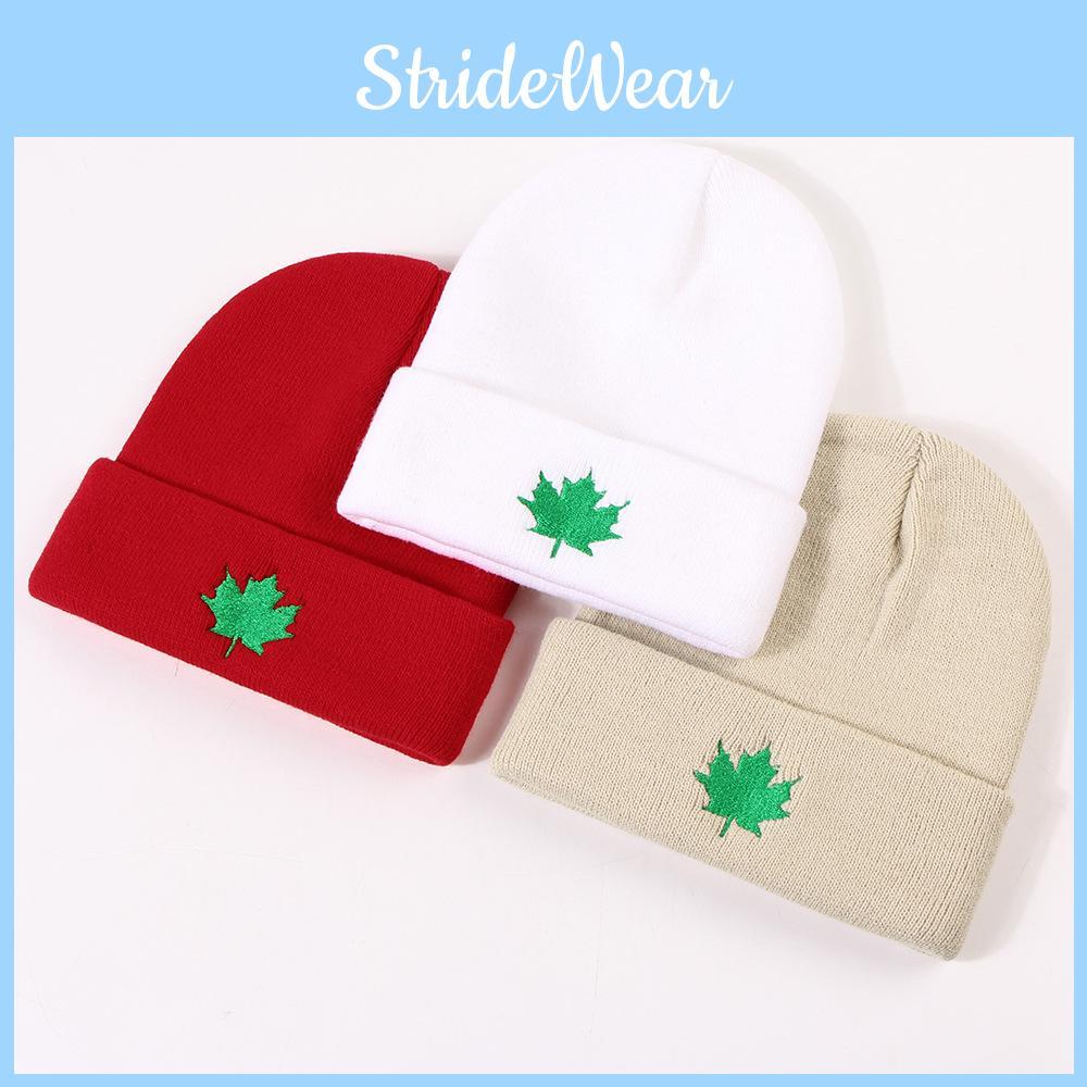 Ladies' Fashion Maple Leaf Embroidery Knit Hat Warm Windproof Winter Beanie