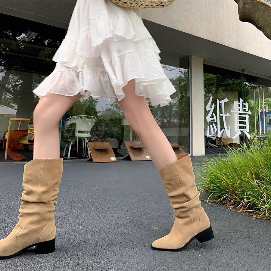 French embroidered western cowboy boots Xinjiang northwest Sichuan west grassland travel wear foreign style fried street pile small short boots