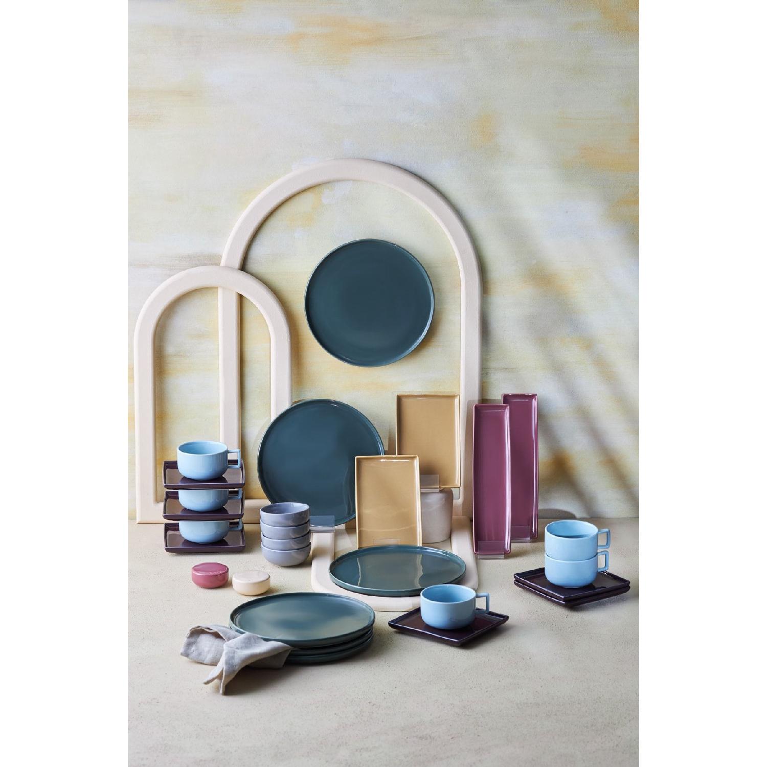 

Streamline Monaco Porcelain 28 Piece Breakfast Serving Set For 6 Persons