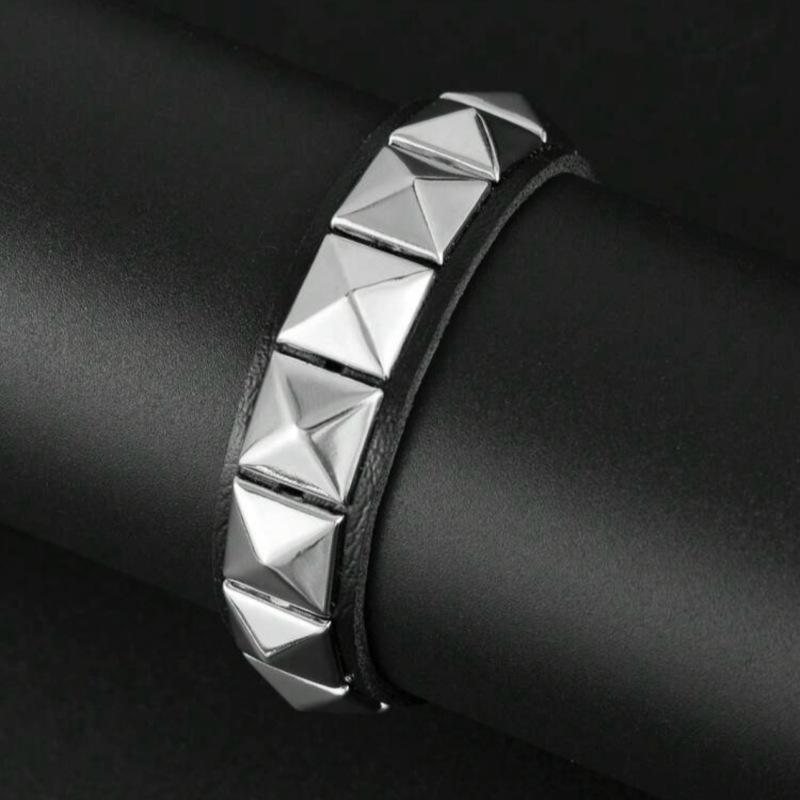 Gothic Lolita Y2K Subculture Rebellious American Punk Style Black Leather Rivet Bracelet Street Dance Accessories
