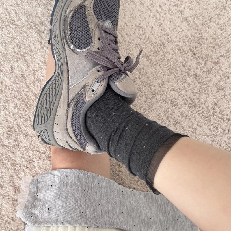 Glass Fiber Edge Summer Light Style Polka Dot Mid-calf Pile-up Socks for Women, Cool and Breathable.