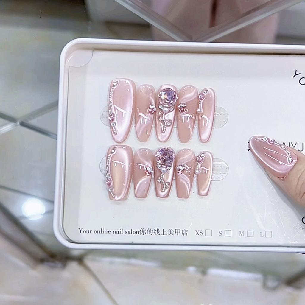 Hand-woven Armor Rose Church Three-dimensional Pink Diamond Light Chasing Cat Eye Style High-end Pure Temperament Manicure Sticker