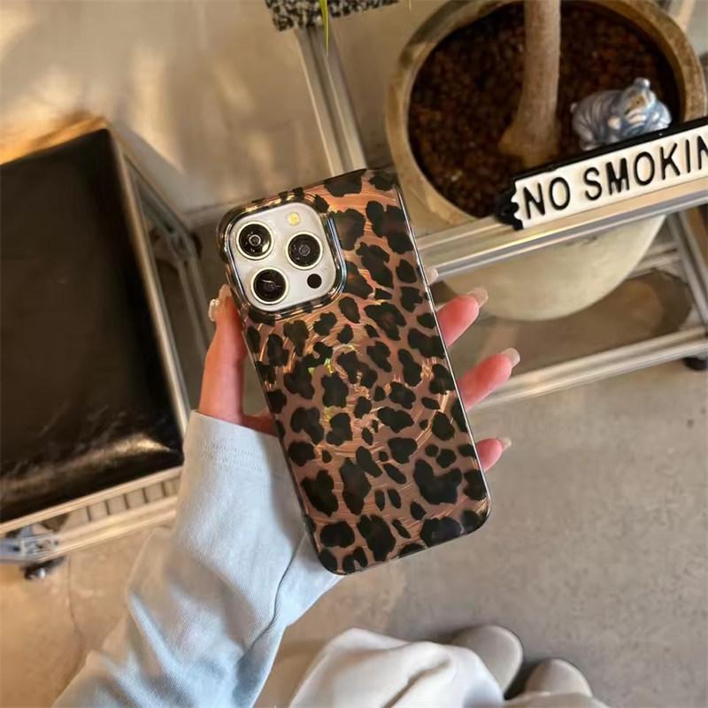 Luxury Leopard Print Phone Case For iPhone17 16 15 14 13 Pro Max The vortex leopard print covers the shockproof shell