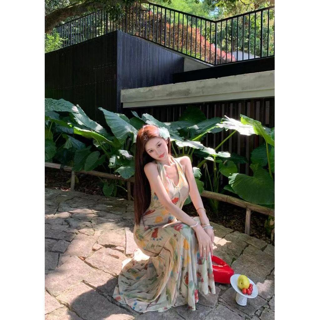Retro Printing Backless V-neck Neck Dress for Women, Summer Pure Desire To Close the Waist, Fishtail Skirt, Slim-fitting Hip-wrapped Dress