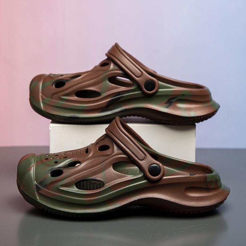 New sandals outdoor hole shoes non-slip and wear-resistant beach shoes summer breathable deodorant shoes