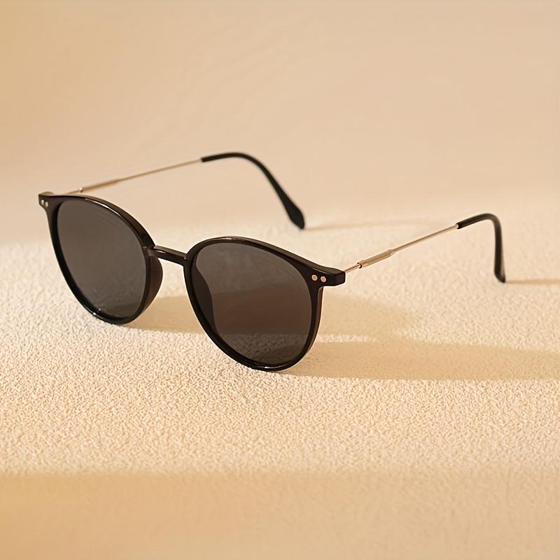 

Fashionable Millennial Style Ultra-Light Metal Round Frame Glasses Unisex Perfect for Daily Wear and Street Photography