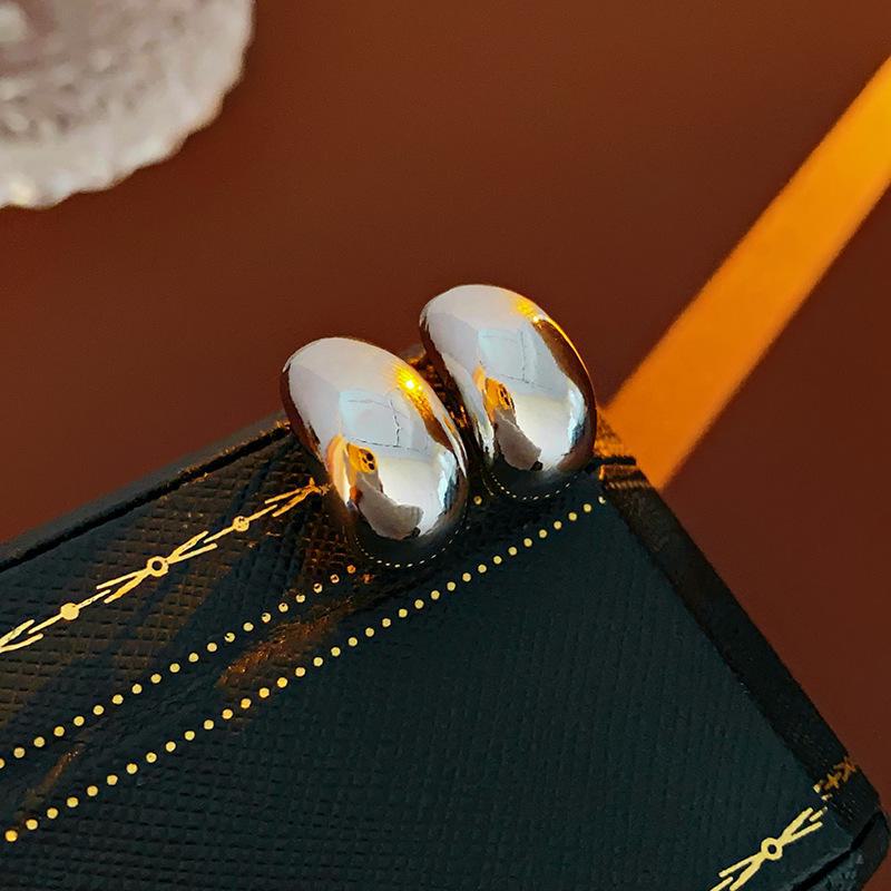 

Серебряные серьги-фасоли в форме буквы С из металла — стильный, уникальный, минималистичный дизайн Silver Needle серебряный