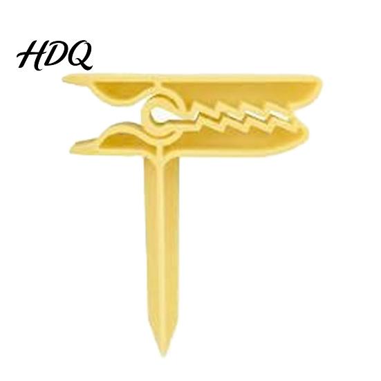 Beach Blanket Fixing Stake 4Pcs Towel Clip Stake Windproof Outdoor Picnic Clips Sand Spikes Portable Holder Mat Clamps