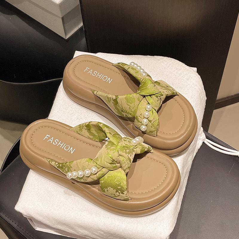 

Cool slippers women s summer wear 2025 new platform beach shoes Internet celebrity women s casual lazy fashion one-word slippers 35 зелёный