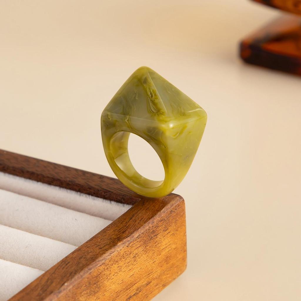 Fashion Gradient Square Triangle Cut Resin Ring Designer Handbag Shaped Band Ring For Women INS Daily Minimalist Jewelry