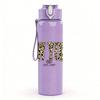 1 Stück New York City Retro Textdruck 750ml Farbe Kunststoff Sportwasserflasche Auslaufsicher Klappdeckel mit Strohhalm Geeignet für Sport Büro Zuhause
