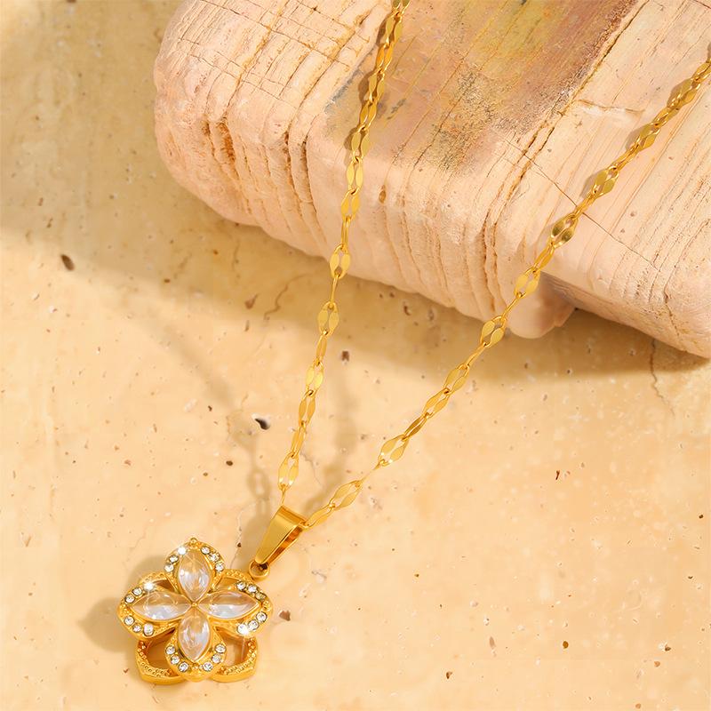Fashion Trend Necklace Women's Rotatable Flowers Titanium Steel Niche Design Necklace Simple and Versatile Temperament Clavicle Chain
