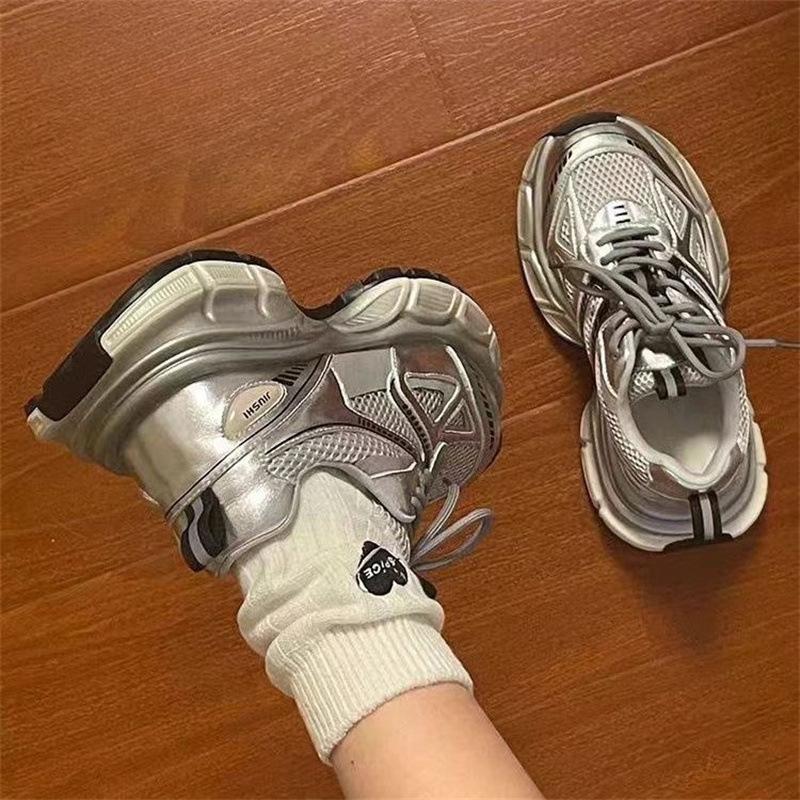 

Zhao Ruth Maillard small man increases height platform dad shoes women s new retro sneakers 35【inner length 22.5cm】 серебряный