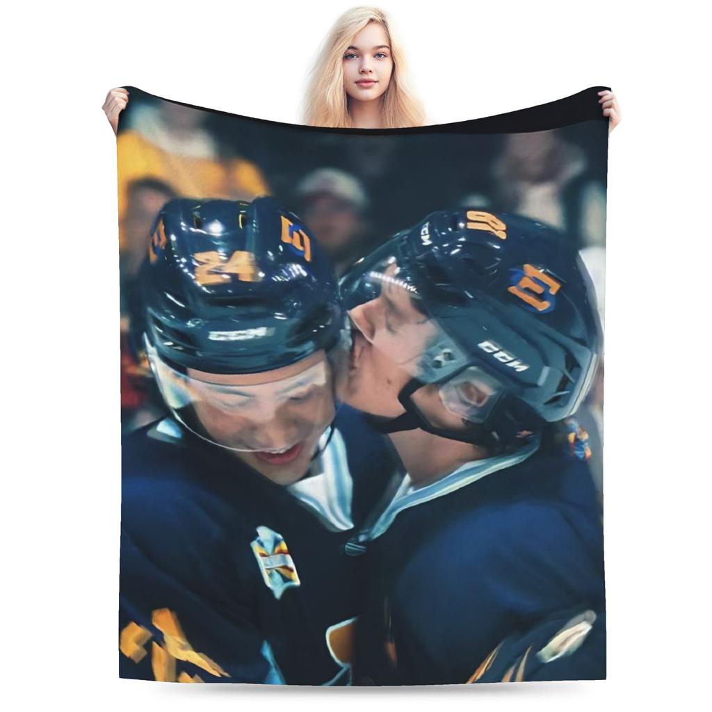 Kiss Heated Rivalry Fleece Throw Blankets Hollanov Blanket for Bed Bedroom Lightweight Bedding Throws