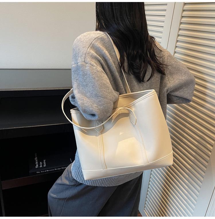 Women's Large Capacity Fashion Tote Bag - 2025 Korean Design, Versatile Casual Shoulder Bag for Daily Commuting