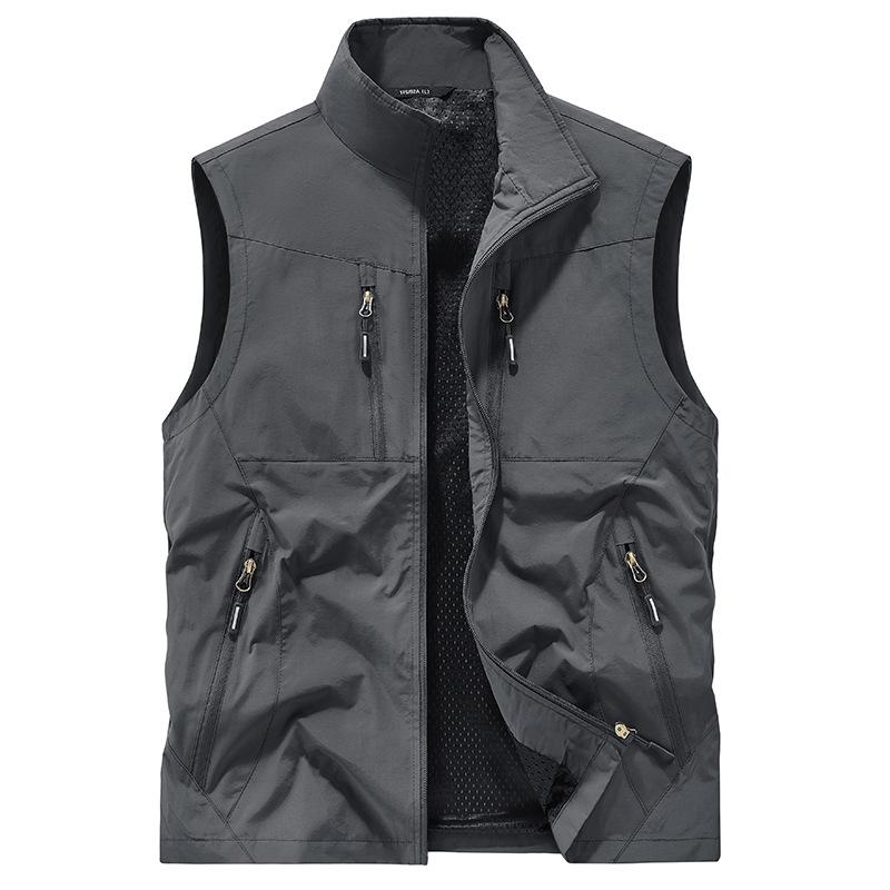 New outdoor vest men's multi-pocket middle-aged and young loose vest tooling casual jacket vest