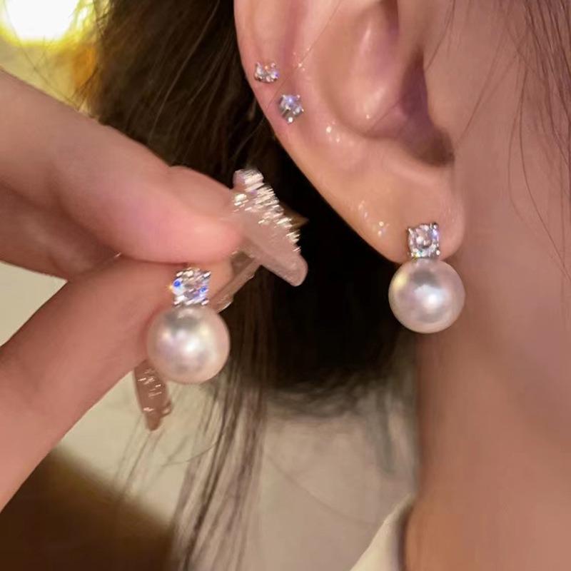 Silver Needle Diamond Surround Pearl Square Earrings Fashion Light Luxury Temperament Earrings Niche Commuter Versatile Earrings Fashion