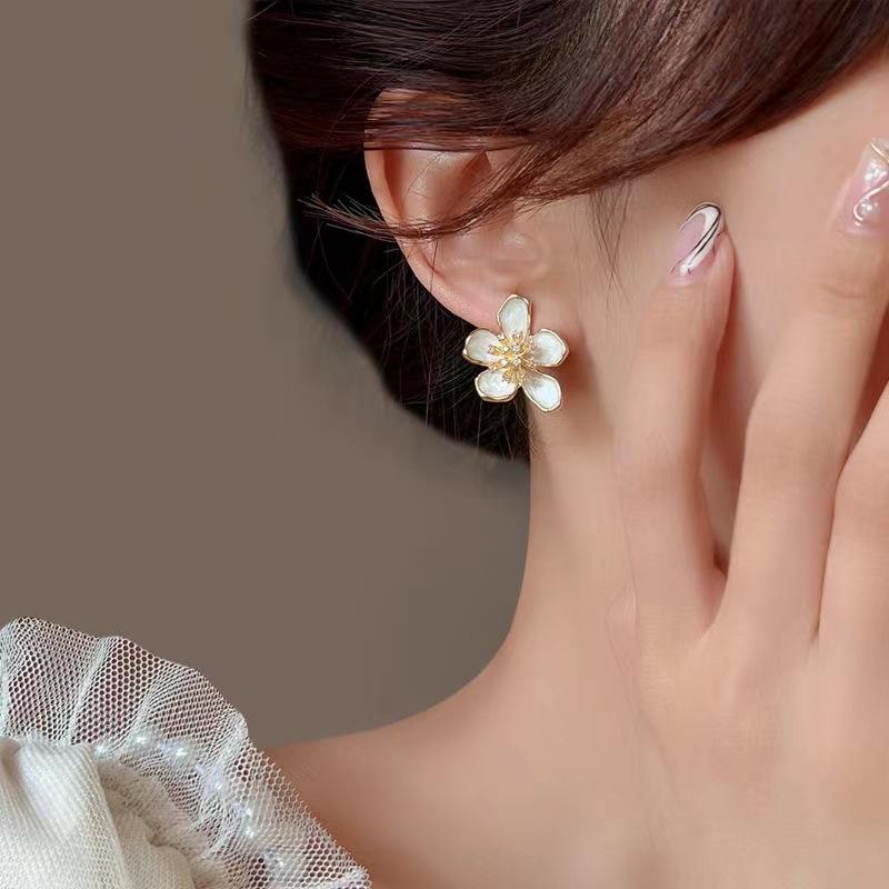 ZAKOL New Temperament Flower Earrings for Women Girls Sweet Korean Fashion Gold Color Crystal Zircon Party Accessories