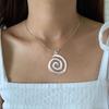 Fashionable Round Circle Necklace Accessory Swirl Pendant Collarbone Chain for Women Adjustable Chain Choker Jewelry