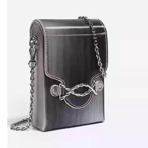 

Fashion Y2k Silver Gray Box Mini Bag Women Gradient Chain Mini Shoulder Bags Ladies High End Versatile Personality Unique Purse 11.5x17x4.5cm темно-сірий колір