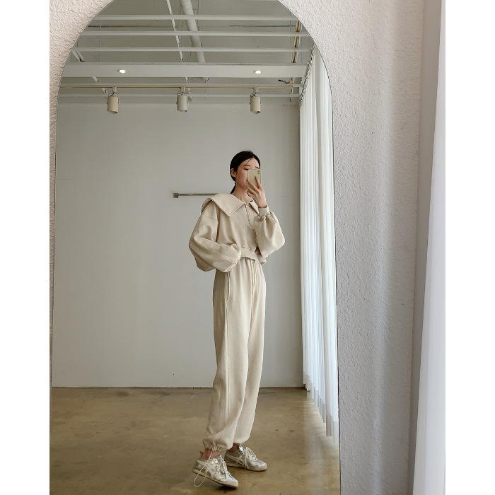 

Korean chic autumn and winter retro temperament big lapel loose short long-sleeved sweater + high-waisted casual pants trousers women M