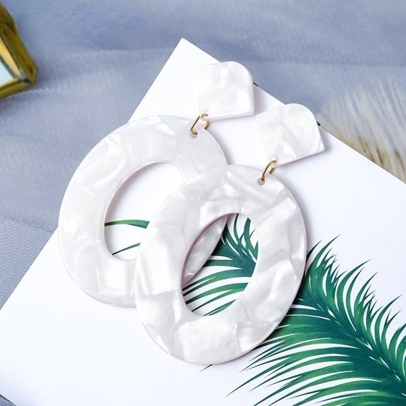 

Европейская и американская мода овальный цветной узор акриловые серьги-капли для женщин белый