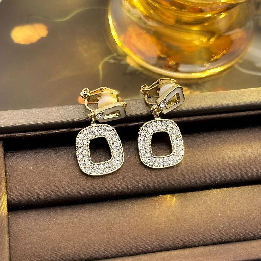 French Baroque Pearl Earclip with No Ear Hole for Women New Earclip Style Versatile Earaccessory