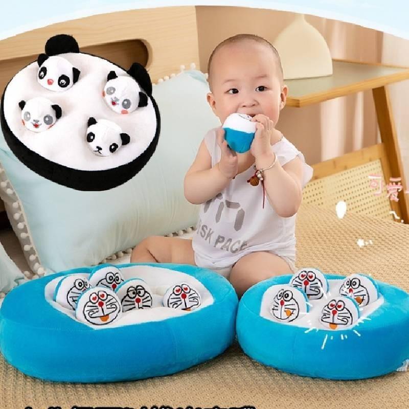 Frühkindliches Karotten-Stofftier Für Kinder Mit Entzückenden Panda- Und Doraemon-Designs Und Kurzem Plüschstoff