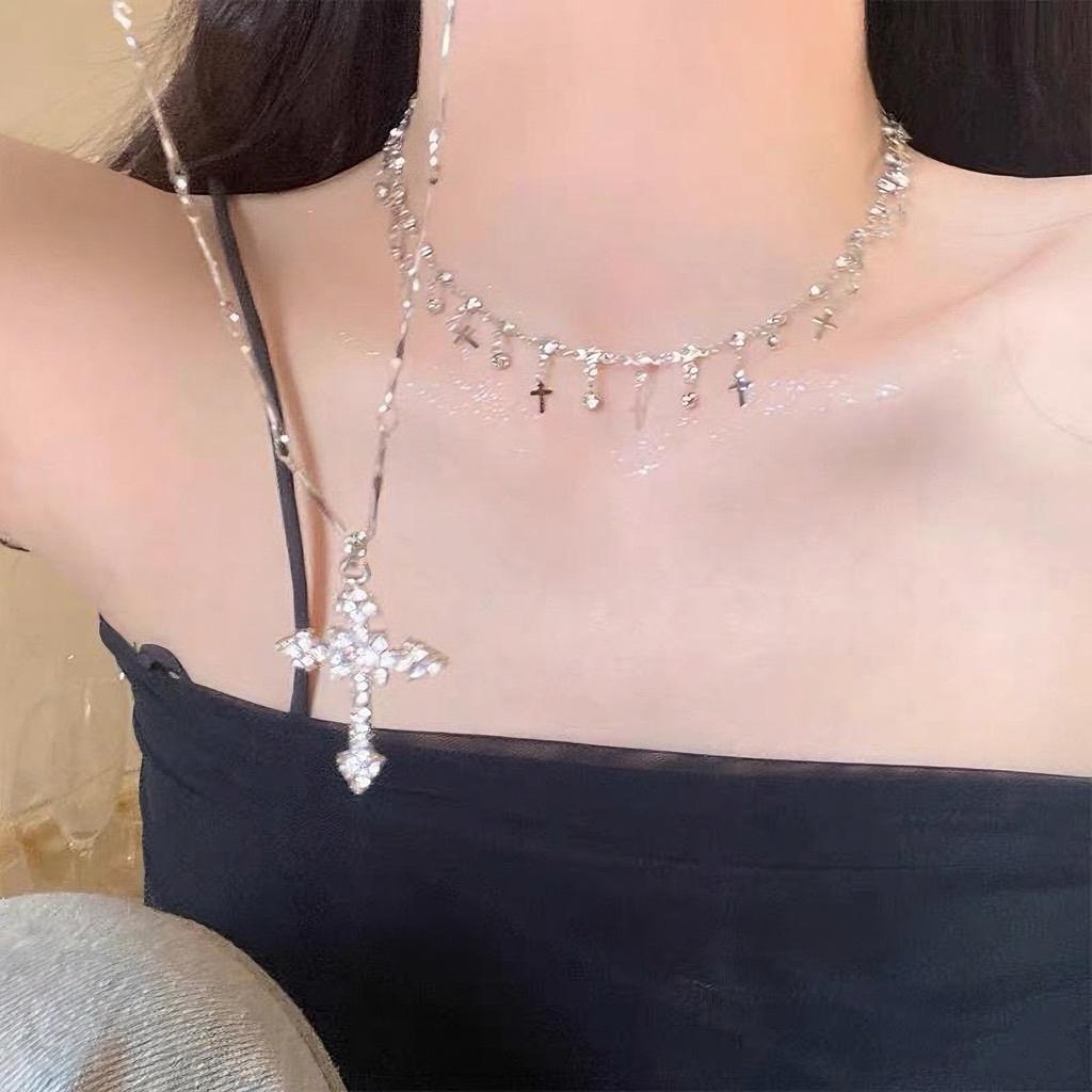Punk‑Style Cross‑Stacked Necklace for Women, Dark‑Tone Niche‑Design Choker Clavicle‑Chain Fashion Accessories