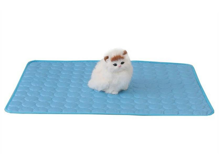 Summer Ice Silk Cooling Mat for Pets - Soft, Comfortable, and Breathable Mat for Cats and Dogs.