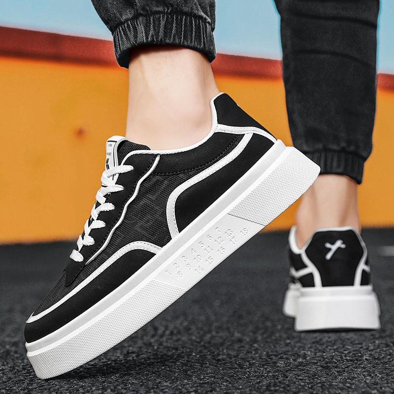 Small Black Shoes Trendy Versatile Flat Baseplate Shoes Outdoor Lightweight Harajuku Style Campus Skateboard Shoes Fashionable Men'S Shoes
