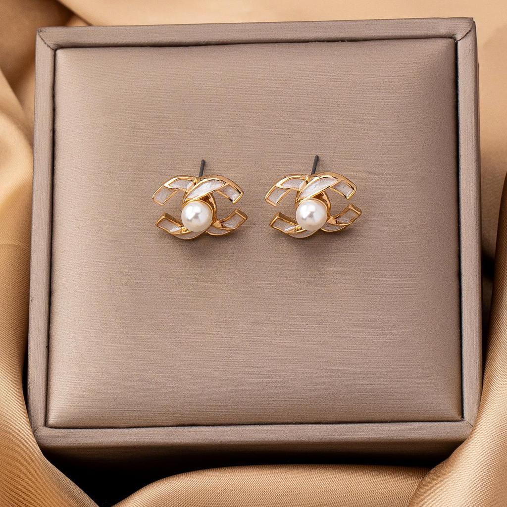 Daisy Jewelry: Imitation Pearl & Rhinestone CC Pendant Earrings for Women's Daily Wear