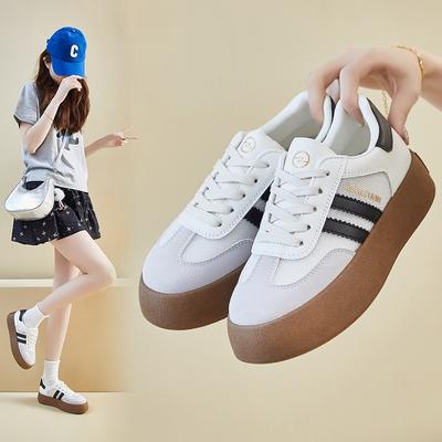 Chaussures Blanches d'Été Nouveau Style Étudiant Maille Respirante Rehaussées Chaussures Décontractées