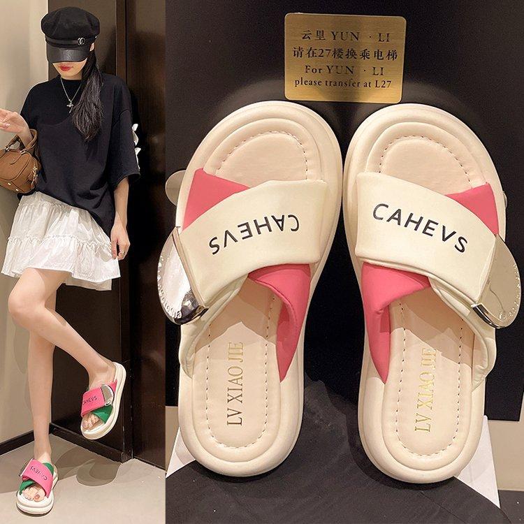 Internet Celebrities Super Hot European Goods Graffiti Thick-soled Beach Slippers Women Wear 2025 Summer New Stepping On Shit Sandals Women
