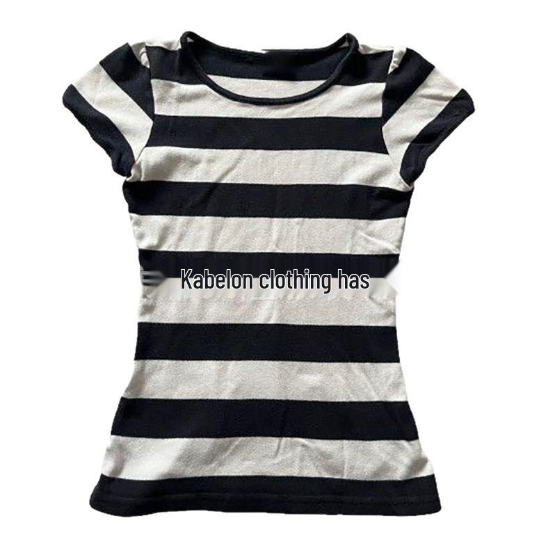 

Женская черная с белой полоской облегающая футболка с коротким рукавом - Приталенная, универсальная для работы и свиданий Small чёрный