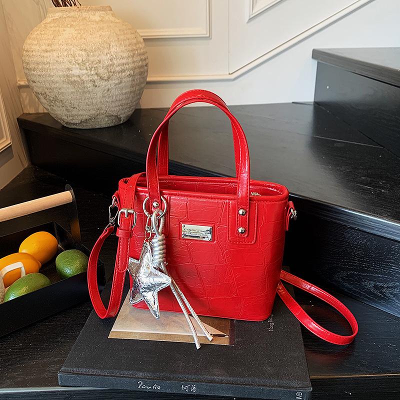 Popular portable bucket bag women's summer new niche shoulder bag to work commuter messenger bag
