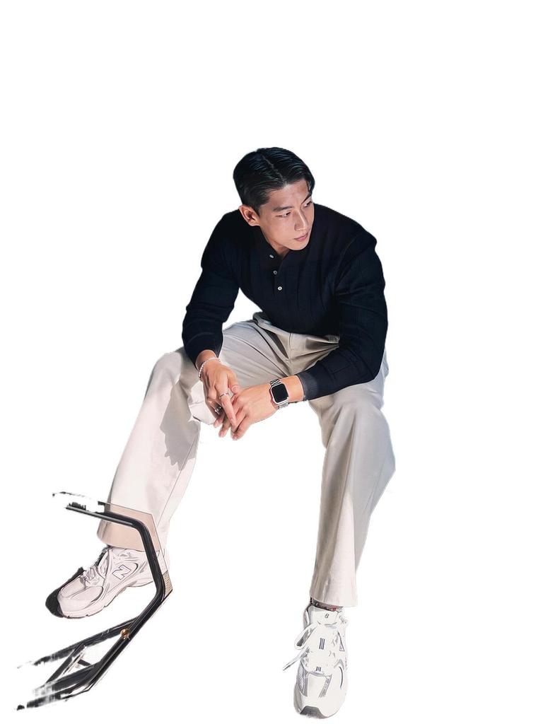 Hong Kong Style Men's Double-Pleated Pants - Designer-Look, High-Quality, Versatile Suit Pants with Straight, Wide Legs.