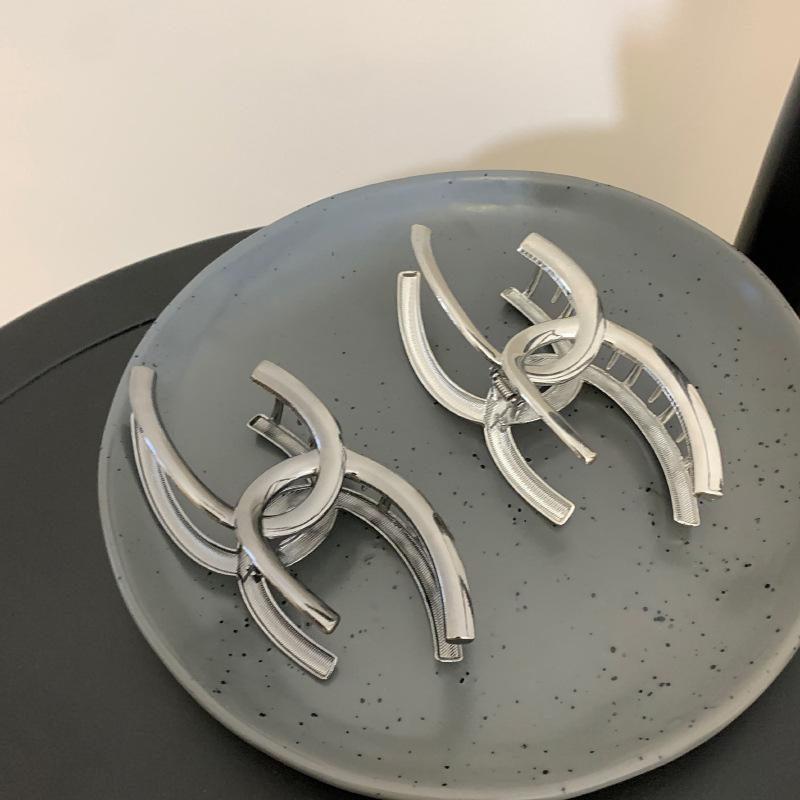 1pc High end feel~Double C metal grab clip, large hair volume, multiple hair clips, design sense, niche shark clip