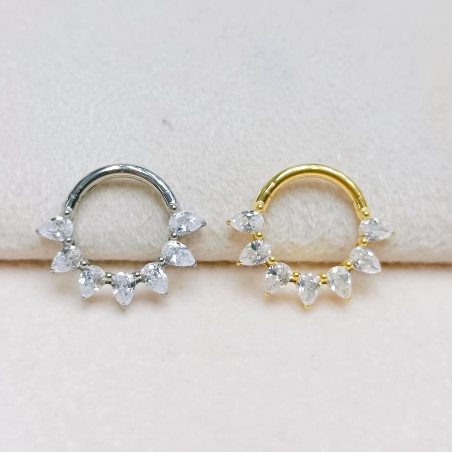 Anello in Lega di Titanio G23 2024 con Frange Intagliate per Naso e Orecchio - Gioiello Piercing Raffinato