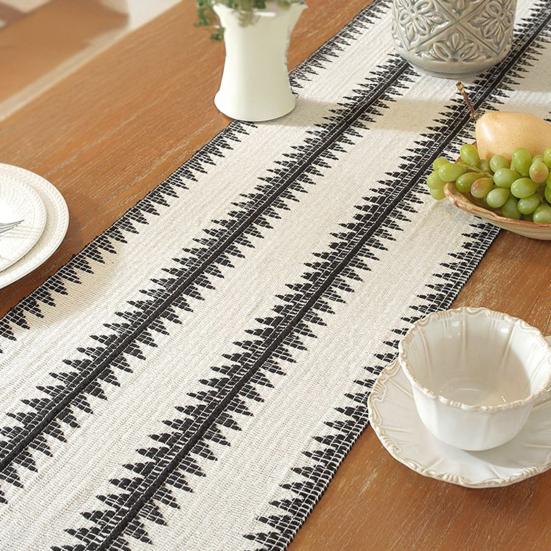 Bohemian Table Runner Knitted Table Runner with Tassels Black White Table Runner Dining Table Decoration for Farmhouse Weddings Parties