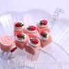 Gâteau d'anniversaire aux fraises DIY Matériaux de bijoux en résine Décoration pour coque de téléphone portable.