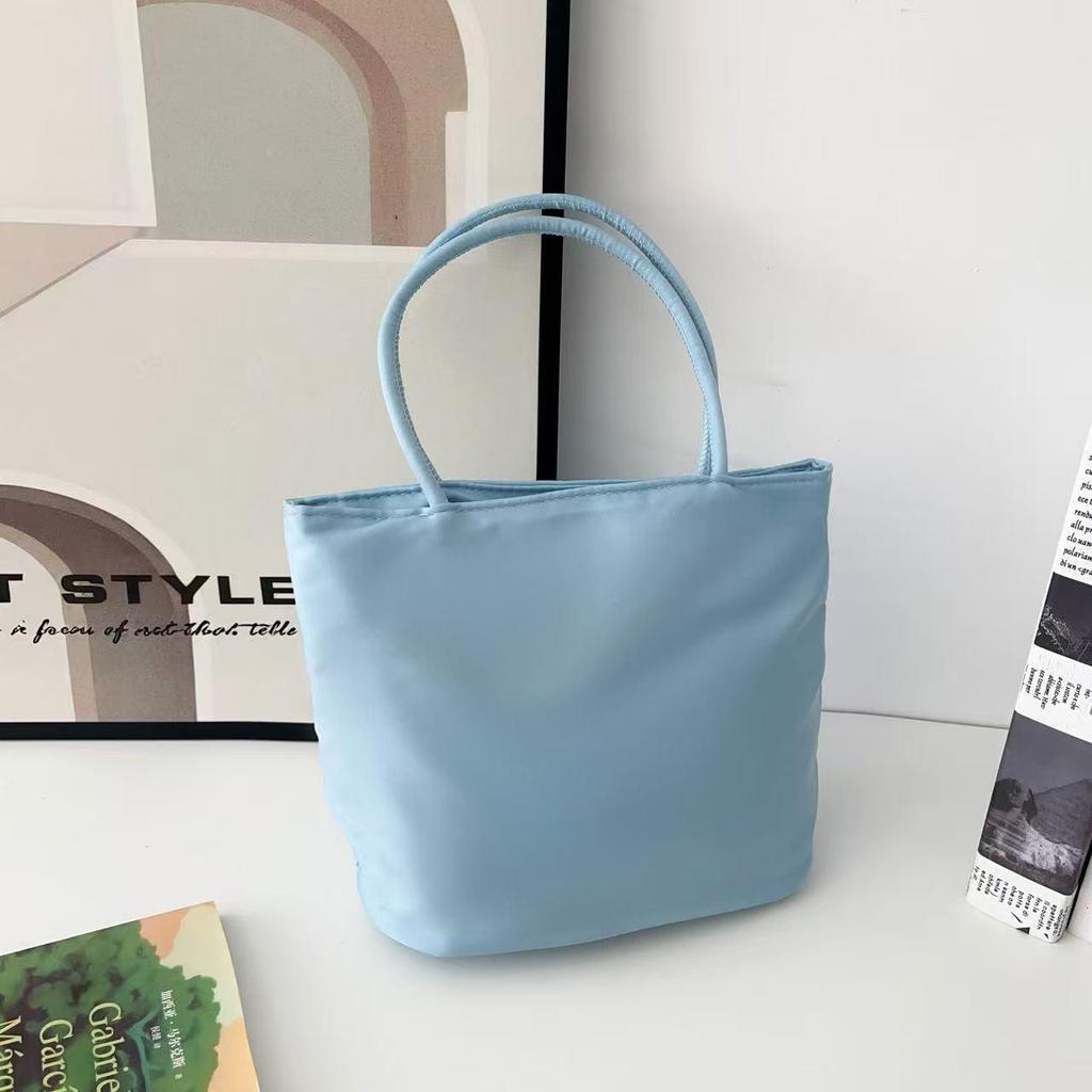Korean Women's Versatile Nylon Handbag: Simple, Casual Underarm Gift for Birthdays & Weddings