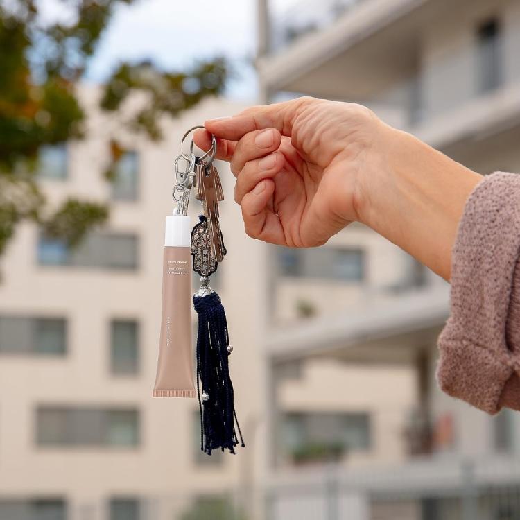 Lip Balm Keychain Caps Stylish Lip Balm Lid Key Holder Essential Key Accessory Silicone Texture Suitable for Women Girl