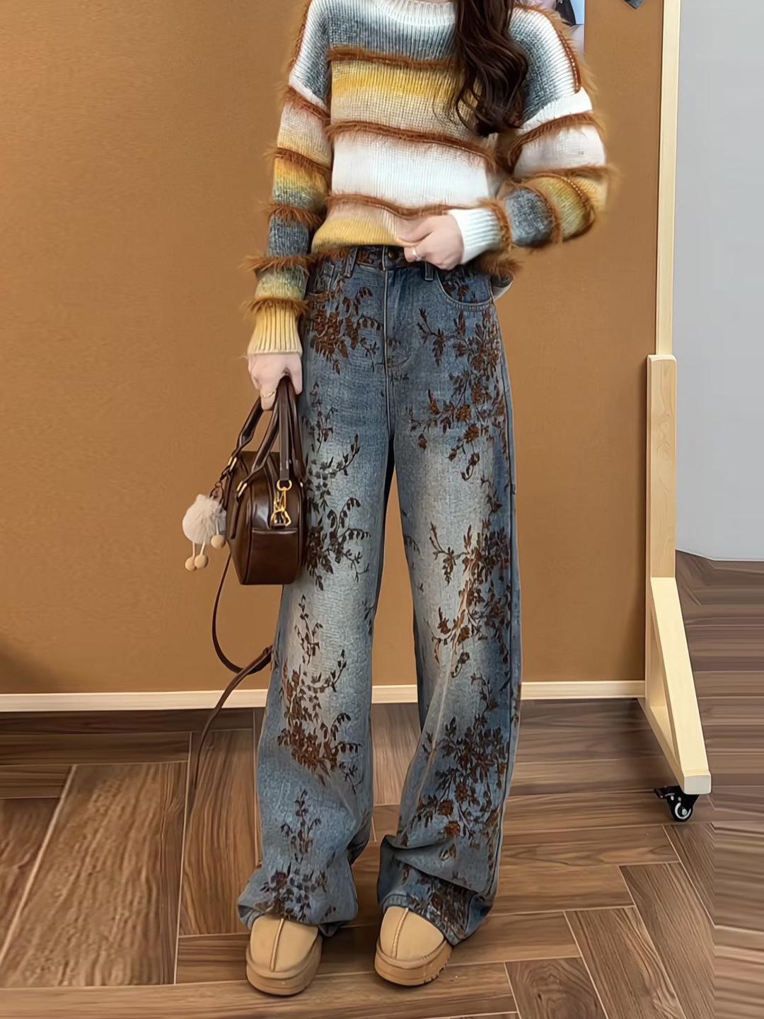 

Stunning Flocked Vintage Print Wide-Leg Jeans for Women - 2026 Slimming Drape Banana Pants M 100-115