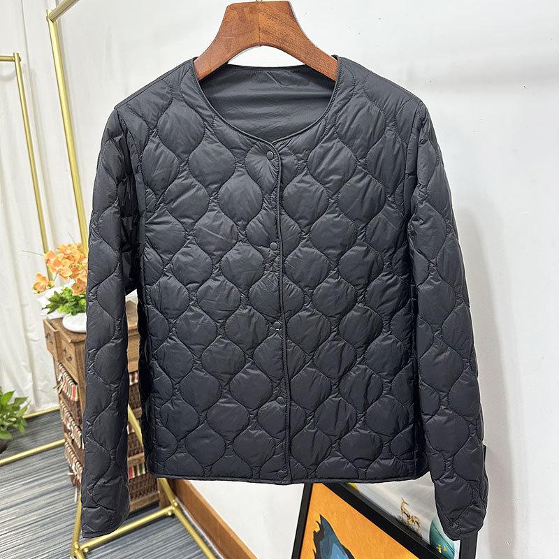 White duck down jacket women's short new models, light and fashionable in winter, simple and versatile, small liner