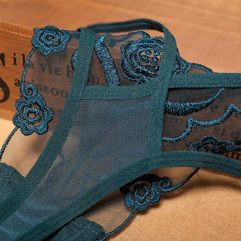 Sexy G-string T Panties Female Underwear Lace Thongs Women's Pants Sexy Panties Erotic Women