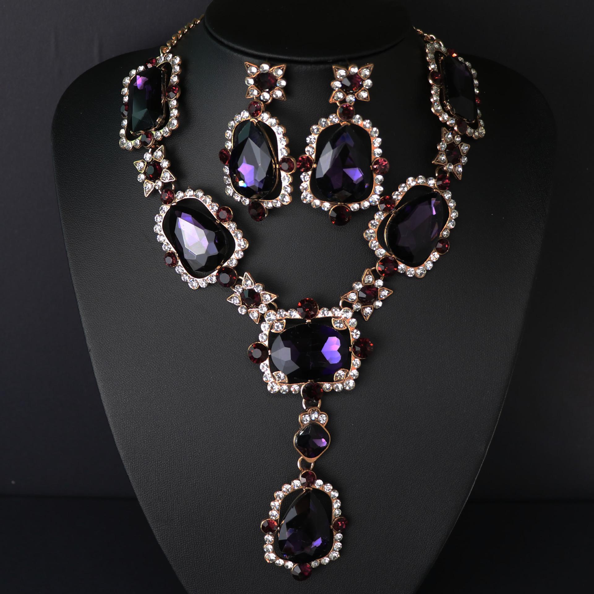 

Комплект из ожерелья и серег, комплект из 2 предметов из сплава Court Temperament с кристаллами в стиле ретро фиолетовый