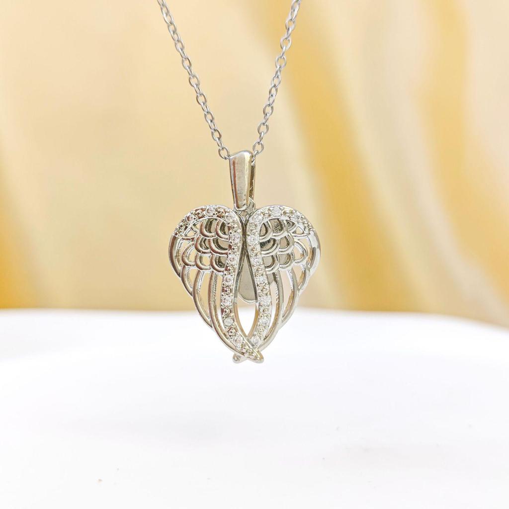 Copper-Plated Gold Peach Heart Angel Wings Necklace with Openable Diamond Inlaid Pendant