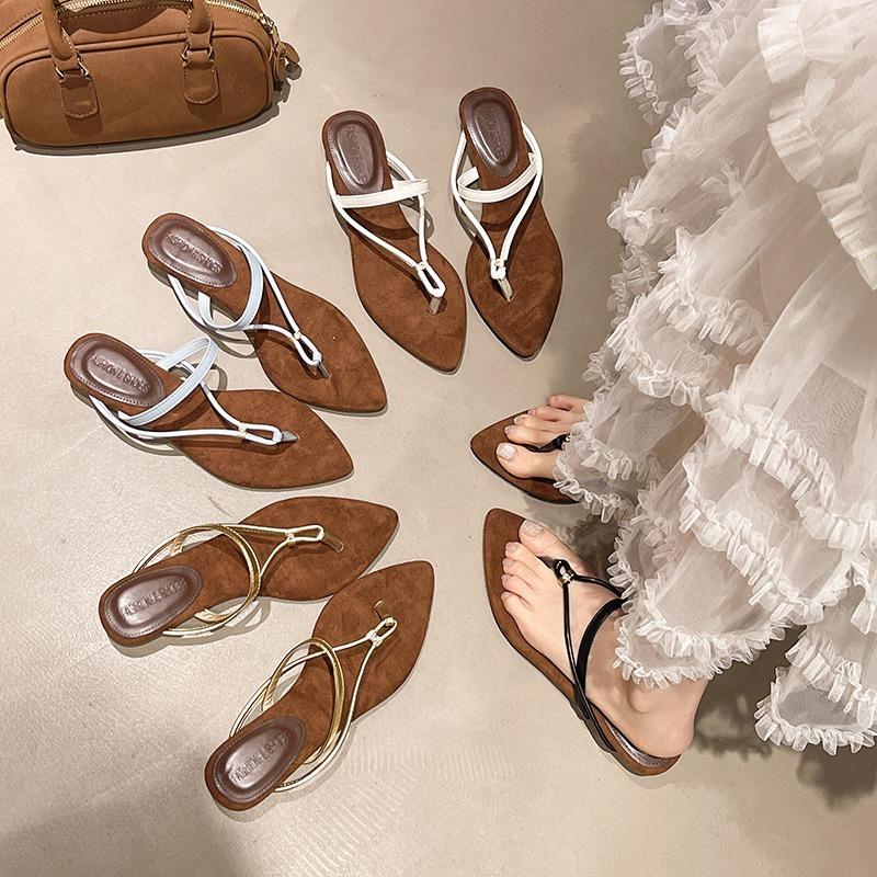 Beautiful cool slippers women's summer wear new flat-bottomed rhinestone sandals beach sandals