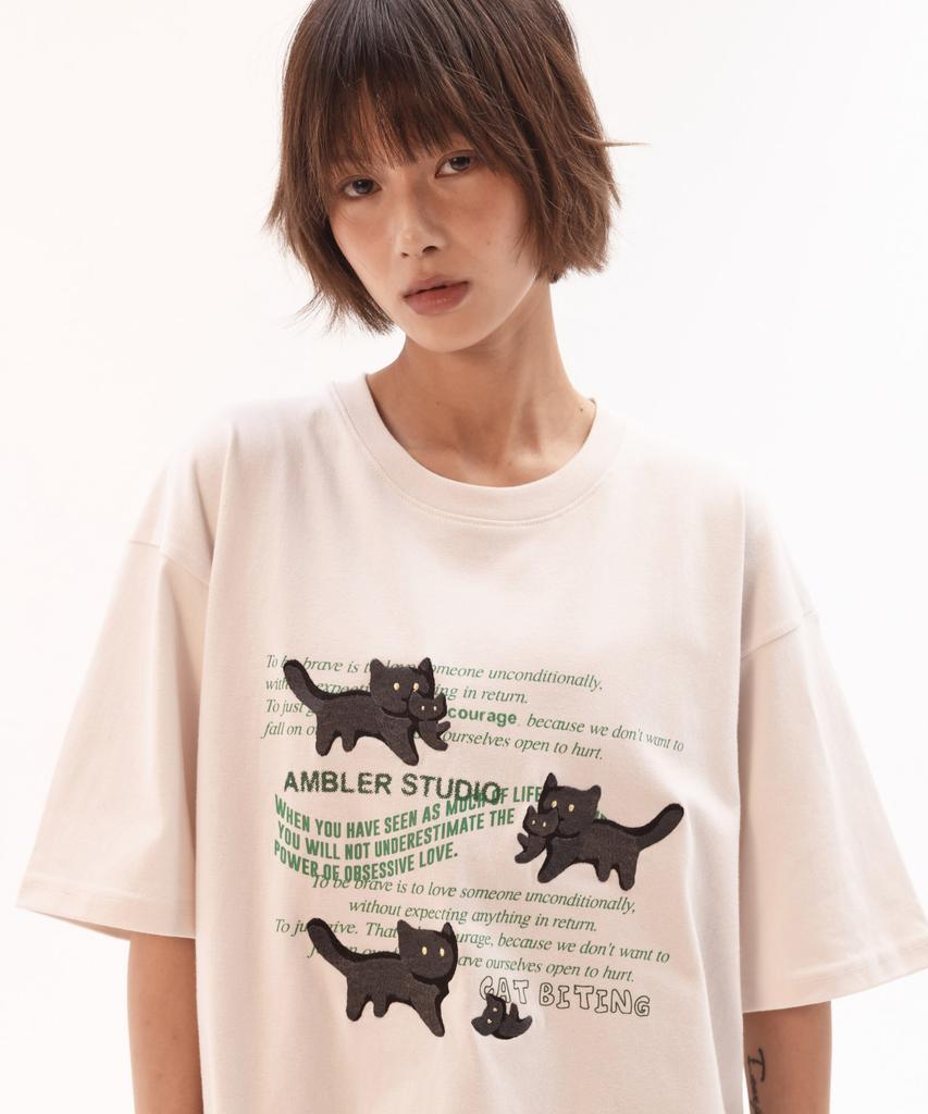 AMBLER The Adventures Of A Cat Embroidered Short Sleeve T-Shirt As1207 (Ivory)